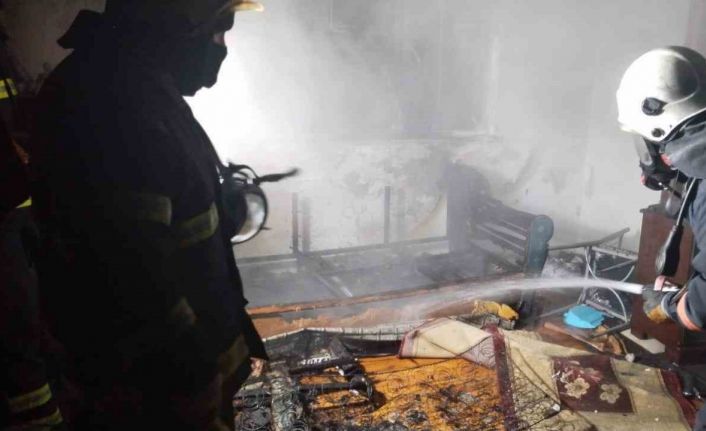 Ordu’da yangında mahsur kalan şahıs itfaiye ekiplerince kurtarıldı