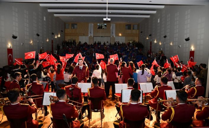 Osmaniye’de kurtuluş coşkusu Jandarma’nın bando konseriyle taçlandı