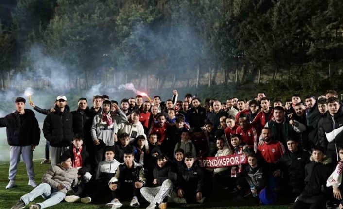 Pendikspor’a Karagümrük maçı öncesi taraftardan moral ziyareti