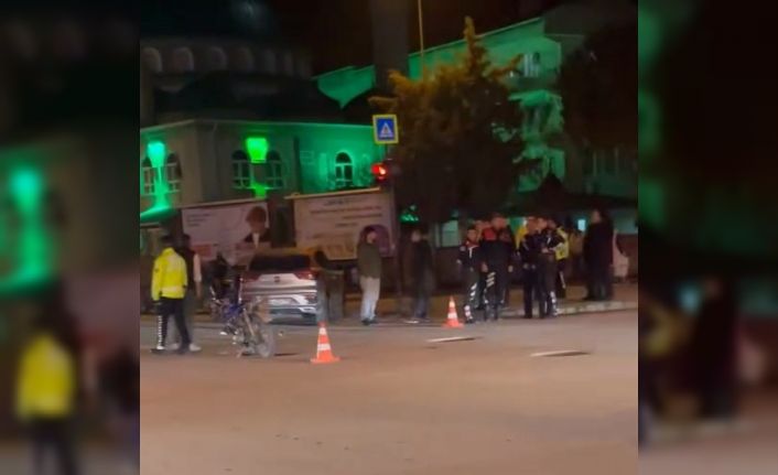 Polis ekiplerinden kaçarken araca çarptı, kovalamaca sonucu yakalandı