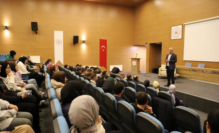 Rektör Levent Erzincan KYK öğrencileri ile buluştu