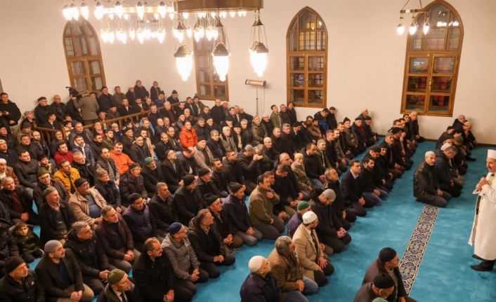 Restorasyonu tamamlanan tarihi Kara Mustafa Paşa Camii ibadete açıldı