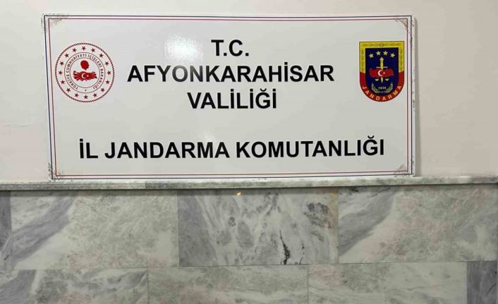 Roma dönemine ait 1,5 metrelik heykeli satmak isterken yakalandılar