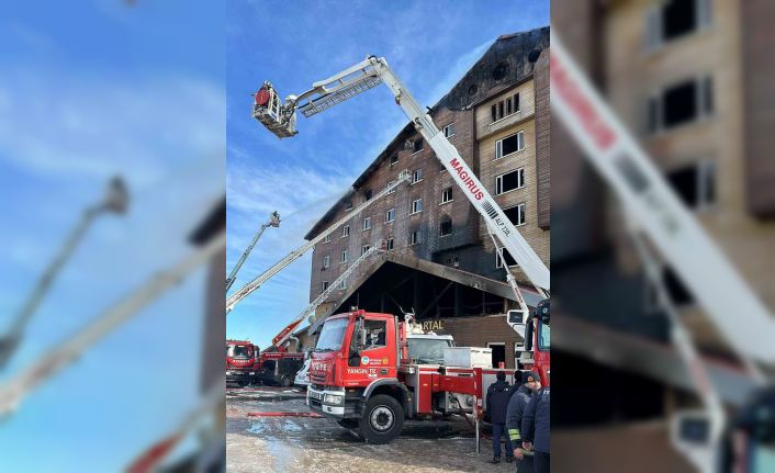 Sakarya itfaiyesi Kartalkaya’da yangına desteğe katıldı