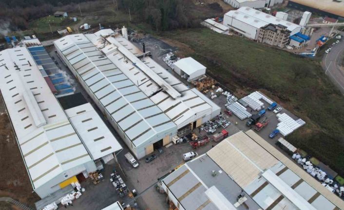 Sakarya’da yalıtım fabrikasında korkutan yangın: 2’si ağır 4 yaralı