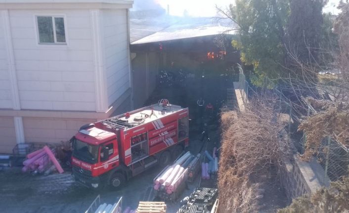 Şanlıurfa’da tekstil fabrikasında yangın