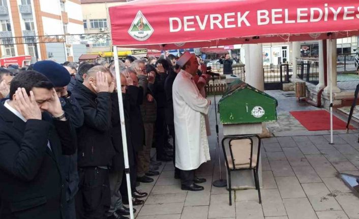 Şehit annesi son yolculuğuna dualarla uğurlandı