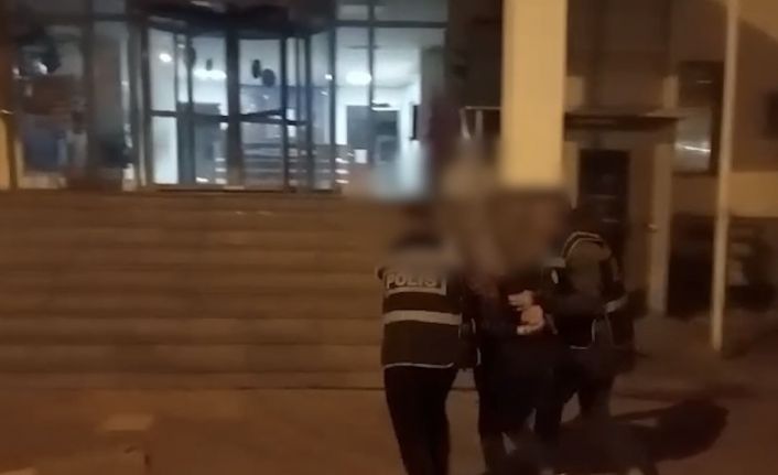 Silahlı yağma suçundan aranan firari, polise yakalandı