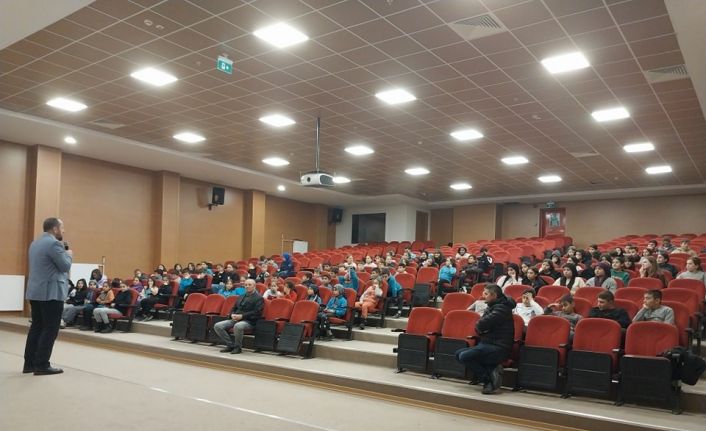 Simav İlçe Müftüsü Hasan Serçe’den öğrencilere seminer