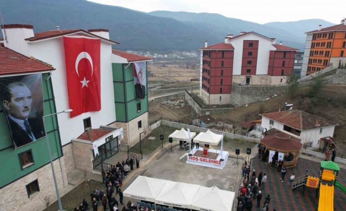 Sinop Durağan’da TOKİ konutları anahtar teslim töreni