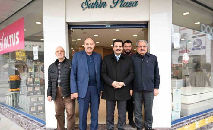 Taşkın İnönü caddesi esnafı ile bir araya geldi