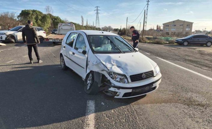 Tekirdağ’da iki aracın karıştığı kazada 6 kişi yaralandı