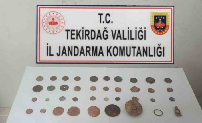 Tekirdağ’da tarihi sikke ve bıçak ele geçirildi