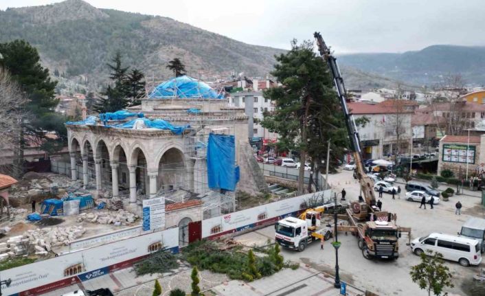 Tokat’ta tarihi cami restorasyonunda mezarlara ulaşıldı