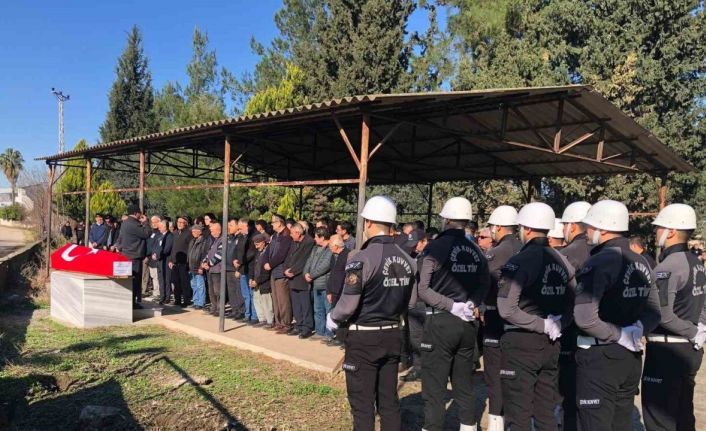 Trafik kazasında ölen polis memuru toprağa verildi