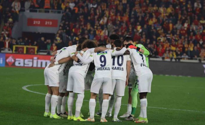 Trendyol Süper Lig: Göztepe: 1 - Kasımpaşa: 0 (İlk yarı)