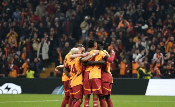 UEFA Avrupa Ligi: Galatasaray: 2 - Dinamo Kiev: 1 (İlk yarı)