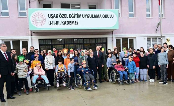 Uşak’ta ‘Okulumda Sağlıklı Besleniyorum’ projesi meyve şenliği etkinliği yapıldı