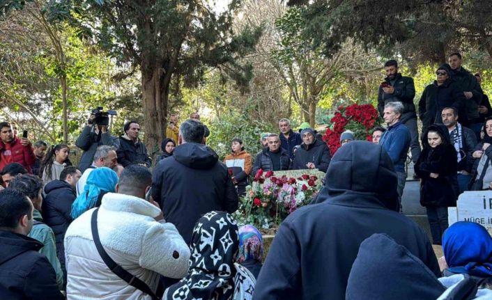 Usta sanatçı Ferdi Tayfur’un sevenleri kabrine akın etti