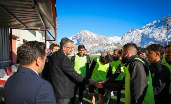 Vali Ali Çelik’ten Zapspor’a moral desteği