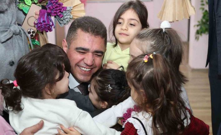 Vali Aslan çocuklarla yakından ilgilendi