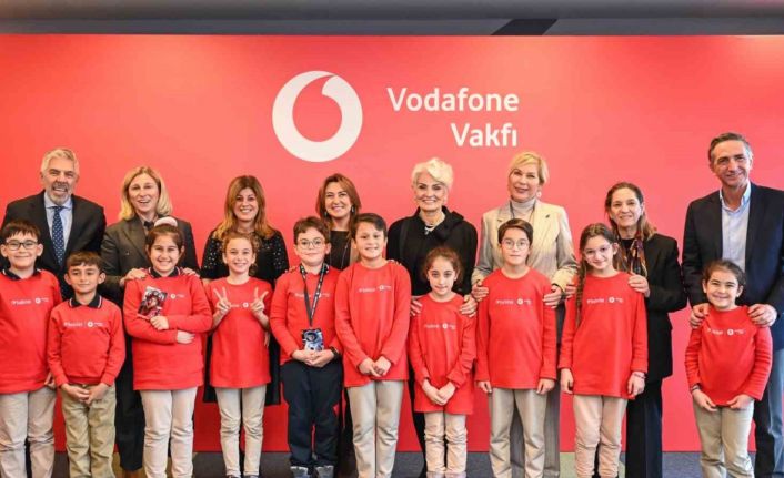 Vodafone Vakfı Danışma Kurulu üyeleri geleceğin yapay zekâ yıldızlarıyla buluştu