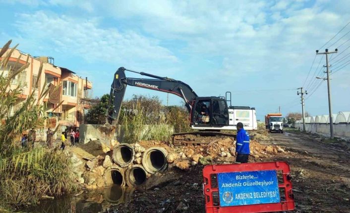 Yağışlar nedeniyle kullanılamaz hale gelen köprü yenilendi