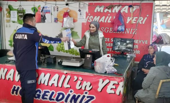 Yumurtalık Belediyesi, esnaf ve vatandaşlara eşantiyon ürünler dağıttı