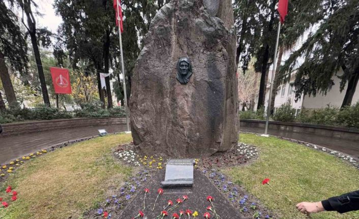 Zübeyde Hanım vefatının 102. yıl dönümünde mezarı başında anıldı