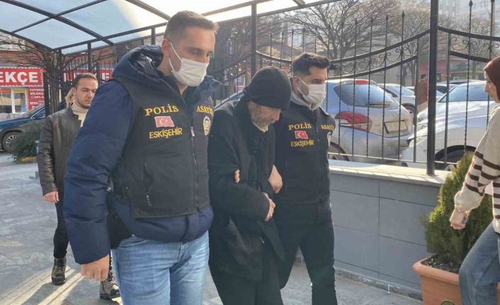 12 yıl kardeşinin kimliğini kullanan firari yakalandı