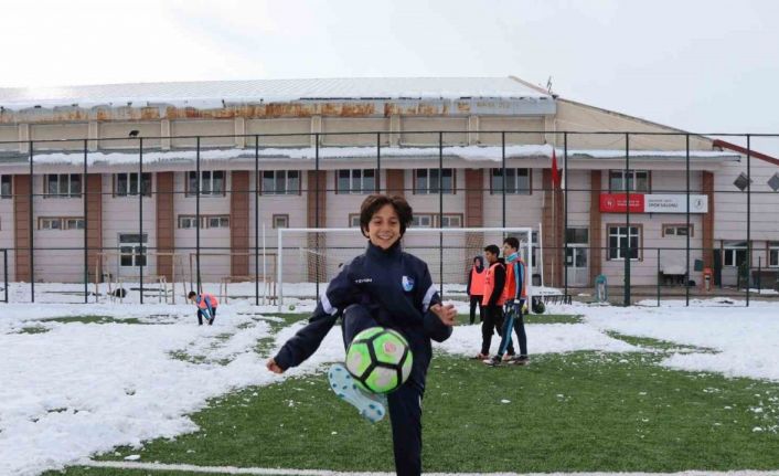 13 yaşındaki Saldıray Berk, yeteneği ile hayran bırakıyor