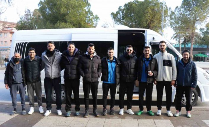 1. Lig’i hedefleyen Denizlispor, play-off için Eskişehir’e gitti