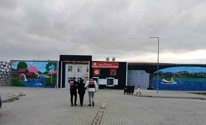 3 yıl 9 ay hapis cezasıyla aranan şahsı jandarma yakaladı