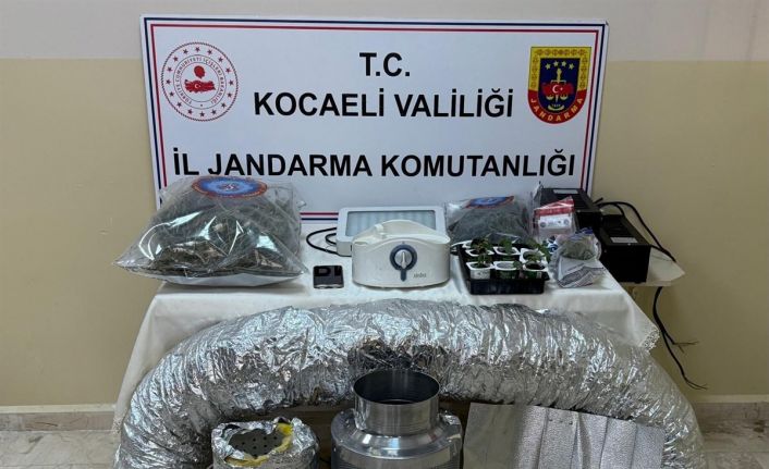 5 adrese uyuşturucu baskını: 4 şüpheli gözaltına alındı