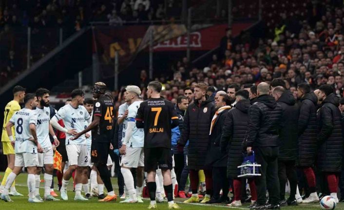 Adana Demirspor sahadan çekildi