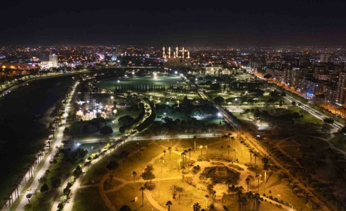 Adana geceleri ışıl ışıl