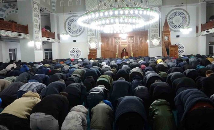 Adıyaman’da ilk teravih namazı kılındı