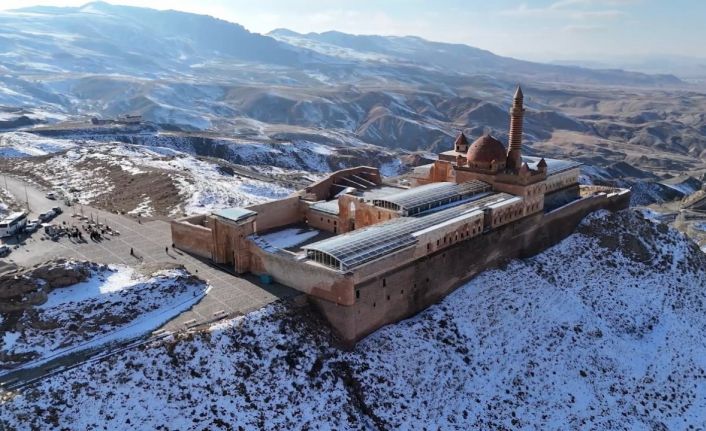 Ağrı’da tarihi "İshak Paşa Sarayı" dron ile görüntülendi