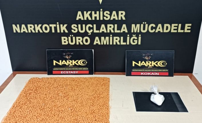Akhisar’da uyuşturucu tacirlerine darbe: 3 kişi tutuklandı