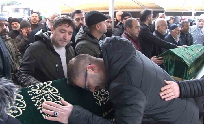 Ankara’da anneleri tarafından bilekleri kesilen 2 kardeş Kartal’da toprağa verildi