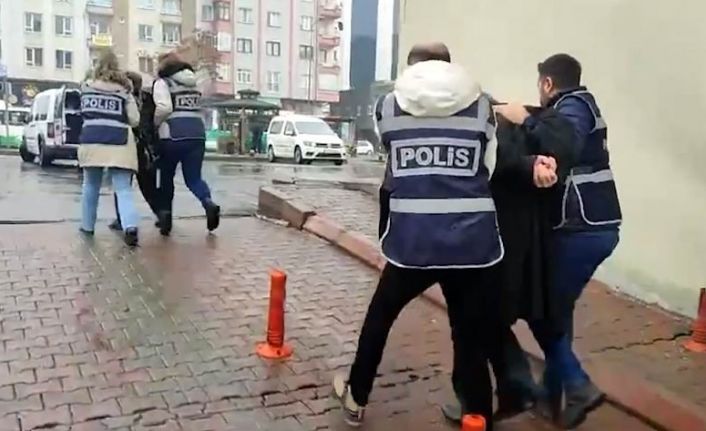 Aranan şahıslar polisten kaçamadı
