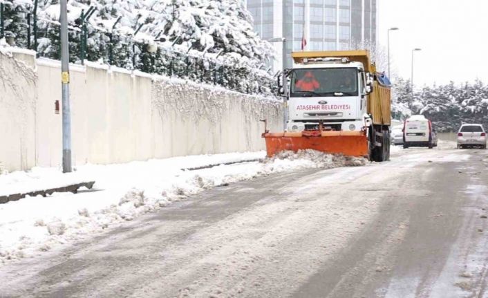 Ataşehir yoğun kar yağışına hazır