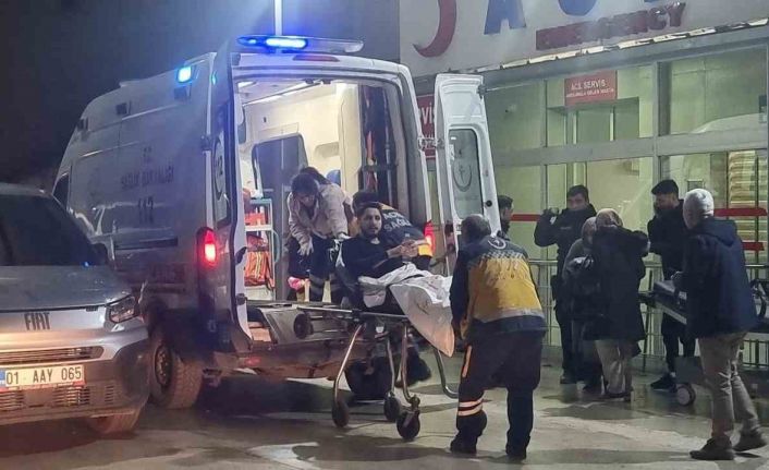 Ayağından vuruldu, hastaneye sevk edilirken gazetecileri hedef aldı