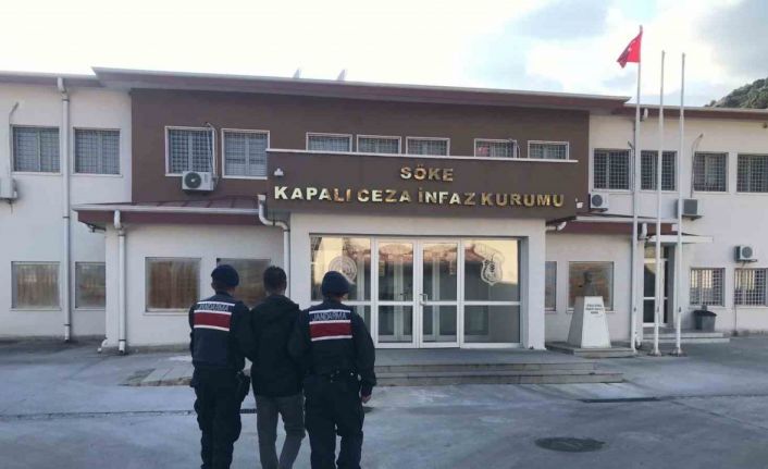 Aydın’da 35 aranan şahıs jandarmadan kaçamadı