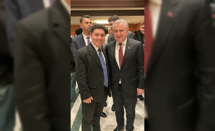 Bakan Bak: "Ülkesinin değerlerini özümsemiş gençler istiyoruz"
