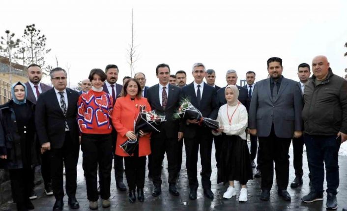 Bakan yardımcıları şehit ve gazi çocuklarıyla bir araya geldi