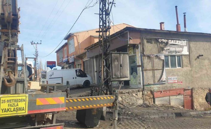 Başkale’deki trafo yangınında fırın personeli büyük bir faciayı engelledi