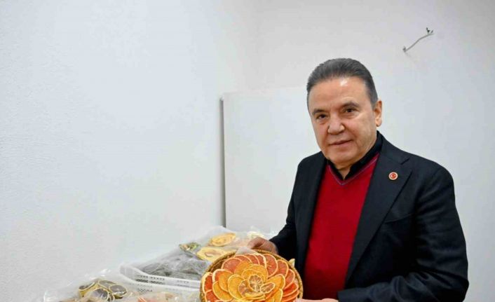 Başkan Böcek: "Çiftçimizin alın teriyle ürettiği ürünleri israf etmiyoruz"