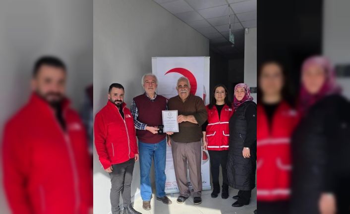 Başkan Kamil Saraçoğlu’na Kızılay’dan gümüş madalya
