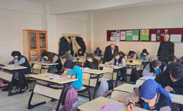 Bayburt’ta EFOR projesi kapsamında TYT deneme sınavı yapıldı